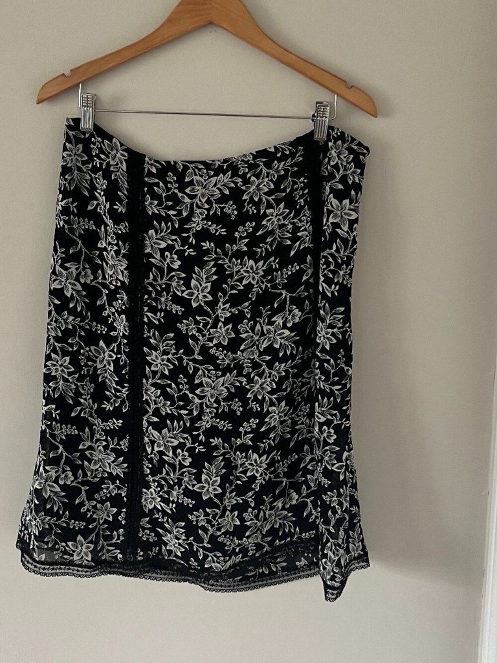 Vintage y2k Donna Ricco 100% Rayon Skirt with black lace trim size 14 - Picture 2 of 8